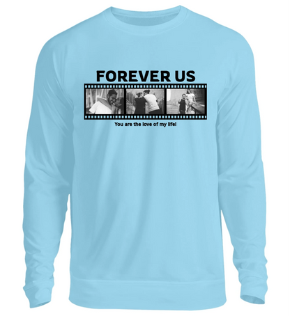 Personalisierbares hellblaues Sweatshirt mit drei Fotos, Titel und Spruch