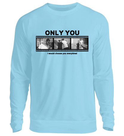 Personalisierbares hellblaues Sweatshirt mit drei Fotos, Titel und Spruch